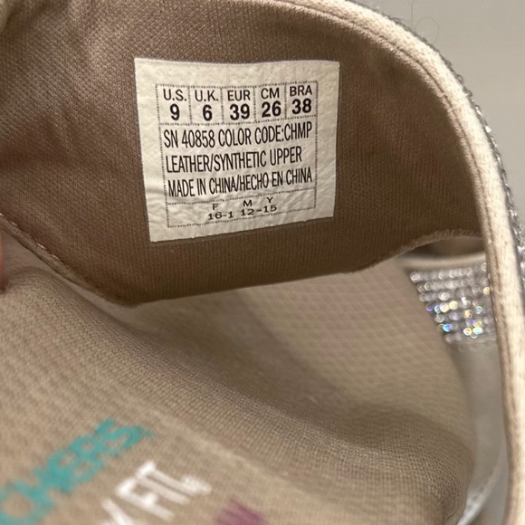 Skechers Women's Palm Springs Windsor Flip Flop. Color: Champagne. Size 9 - Picture 3 of 9